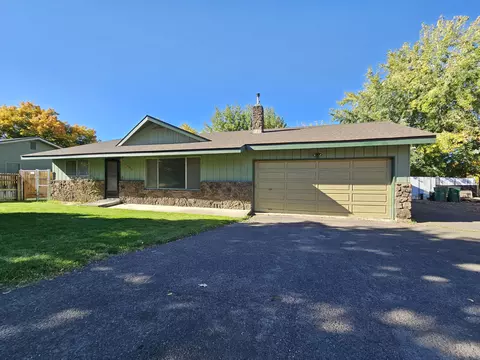 1320 Tamera Dr, Klamath Falls, OR 97603