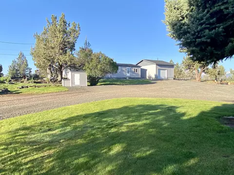 869 SW 55th Pl, Redmond, OR 97756