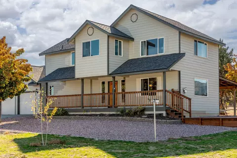 9470 SW Old West Rd, Powell Butte, OR 97753