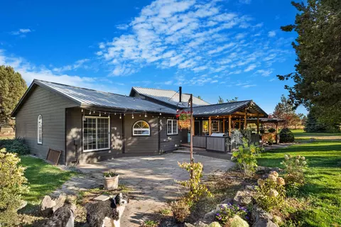 Exterior - 61290 Obernolte Rd, Bend, OR 97701 photo 8 of 24