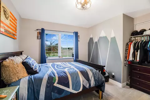 Bedroom - 61290 Obernolte Rd, Bend, OR 97701 photo 3 of 4