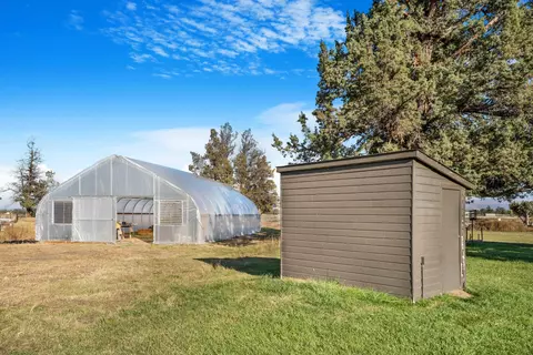 Exterior - 61290 Obernolte Rd, Bend, OR 97701 photo 15 of 24