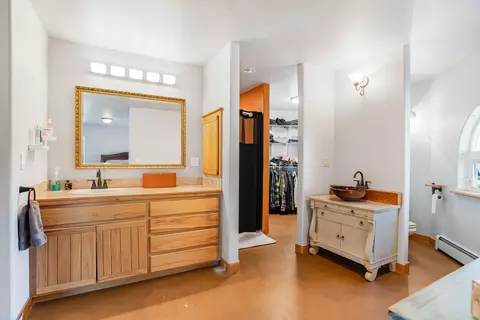 Bath - 61290 Obernolte Rd, Bend, OR 97701 photo 1 of 7