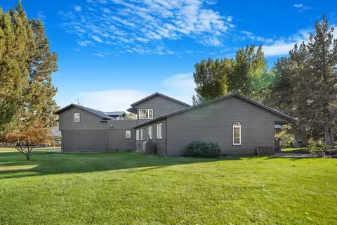 Exterior - 61290 Obernolte Rd, Bend, OR 97701 photo 12 of 24
