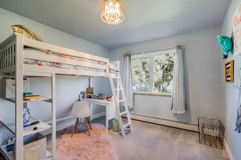 Bedroom - 61290 Obernolte Rd, Bend, OR 97701 photo 2 of 4