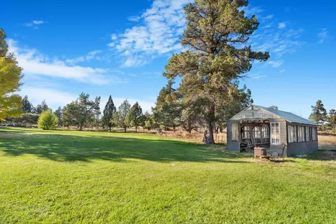Exterior - 61290 Obernolte Rd, Bend, OR 97701 photo 19 of 24