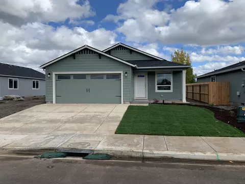 7938 27th St, White City, OR 97503