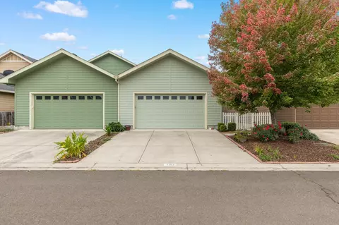 1142 Rustler Peak St, Central Point, OR 97502 photo 6