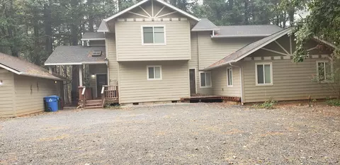 410 E River St, Cave Junction, OR 97523 photo 2