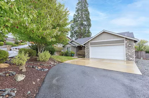 1433 NE Quail Xing, Grants Pass, OR 97526