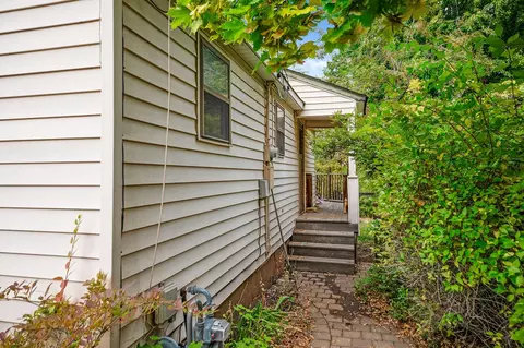 526 NE Burnside Ave, Bend, OR 97701 photo 36