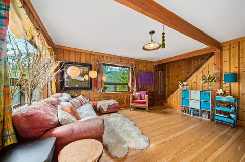 526 NE Burnside Ave, Bend, OR 97701 photo 2