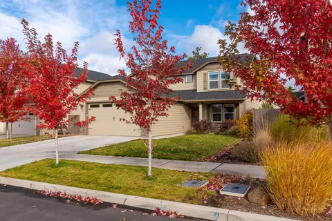 21278 SE Daylily Ave, Bend, OR 97702