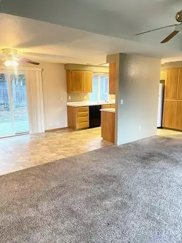 809 Corey Dr, Phoenix, OR 97535 photo 5