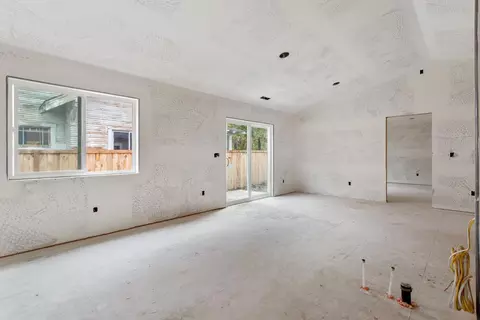 357 Dano Dr, Phoenix, OR 97535 photo 9
