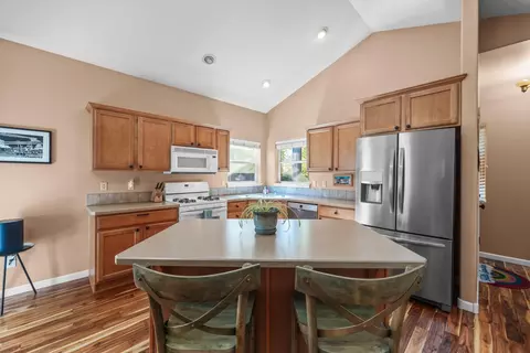 20652 Beaumont Dr, Bend, OR 97701 photo 9