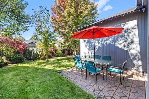 20652 Beaumont Dr, Bend, OR 97701 photo 23
