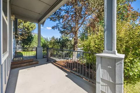 20652 Beaumont Dr, Bend, OR 97701 photo 4