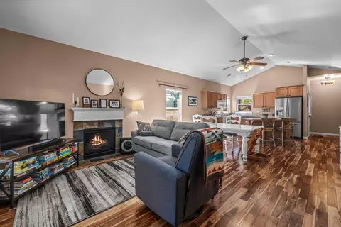 20652 Beaumont Dr, Bend, OR 97701 photo 6