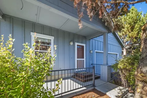 20652 Beaumont Dr, Bend, OR 97701 photo 5