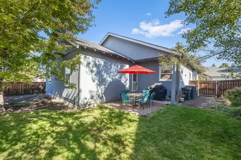 20652 Beaumont Dr, Bend, OR 97701 photo 21