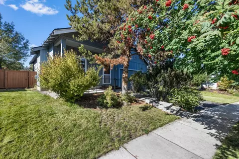 20652 Beaumont Dr, Bend, OR 97701 photo 2