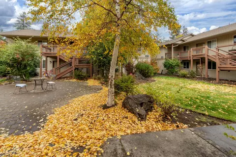 1031 SE 4th St # 11, Bend, OR 97702