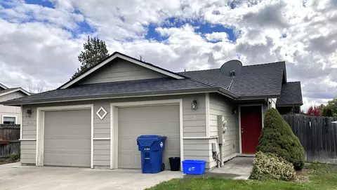 2910 SW Peridot Ave, Redmond, OR 97756