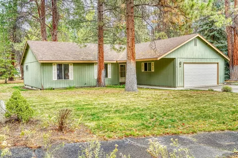 296 E Tyee Dr, Sisters, OR 97759