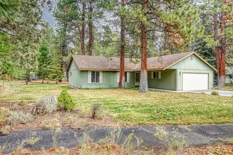 296 E Tyee Dr, Sisters, OR 97759 photo 2