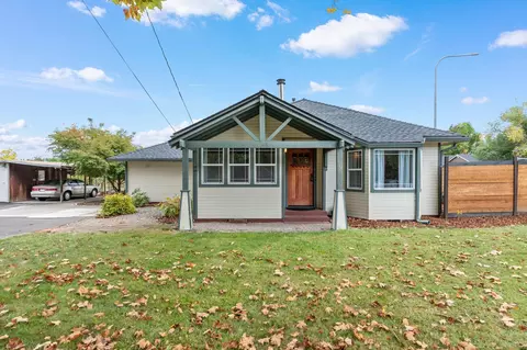 1945 Orchard Home Dr, Medford, OR 97501