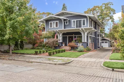 19 Geneva St, Medford, OR 97504