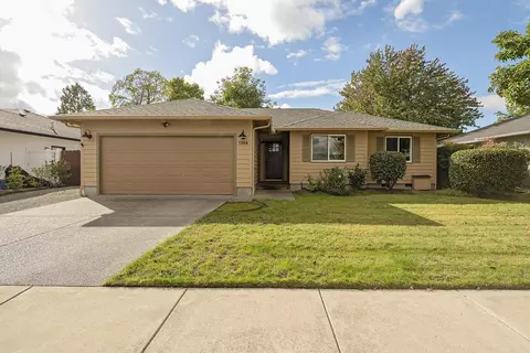 1384 Abby Ln, Grants Pass, OR 97527