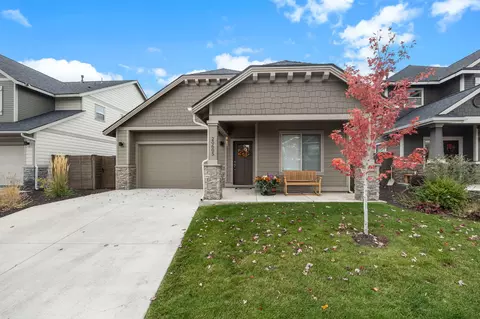 20605 SE Gemstone Ave, Bend, OR 97702
