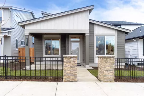 20864 SE Denver Dr, Bend, OR 97702