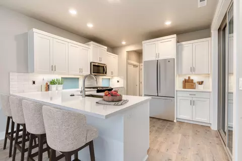 20868 SE Denver Dr, Bend, OR 97702 photo 5