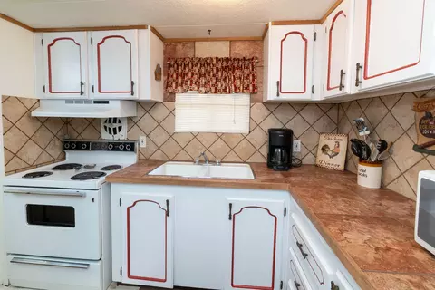 17069 Spring River Rd, Bend, OR 97707 photo 9