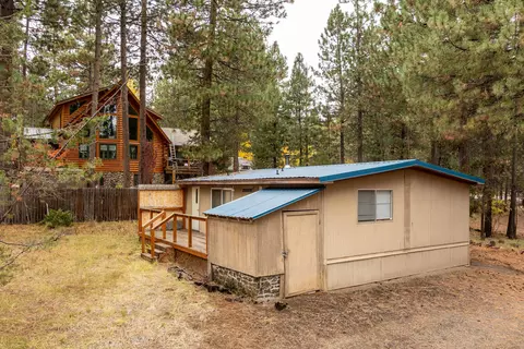 17069 Spring River Rd, Bend, OR 97707