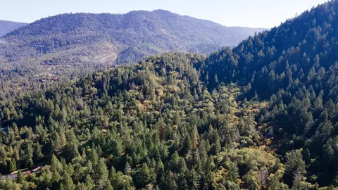 460 Surrey Dr, Grants Pass, OR 97526