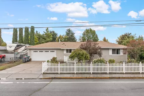 2061 Taylor Rd, Central Point, OR 97502