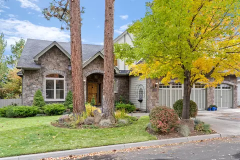 60886 Oasis Pl, Bend, OR 97702 photo 2