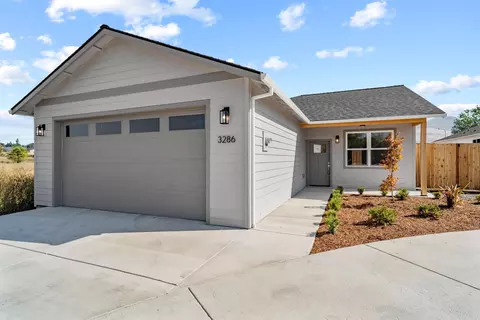 3286 Springbrook Rd, Medford, OR 97504
