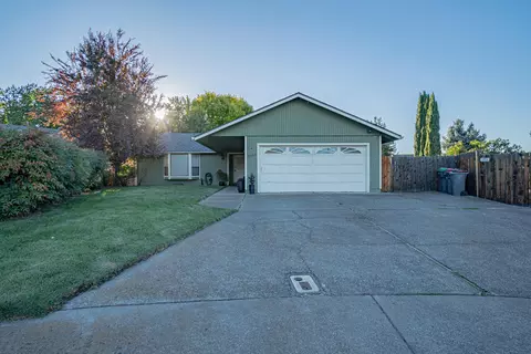 2568 Spicewood Ct, Medford, OR 97504
