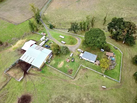 36479 Freeman Rd #A, Scio, OR 97374