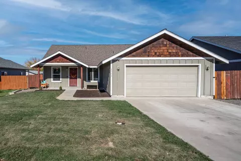 2773 SW Obsidian Ln, Redmond, OR 97756
