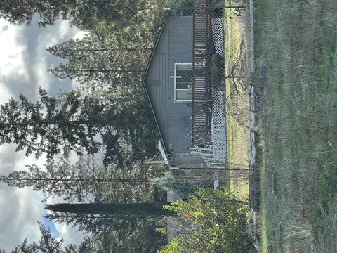 240 Long Acres Rd, Grants Pass, OR 97527
