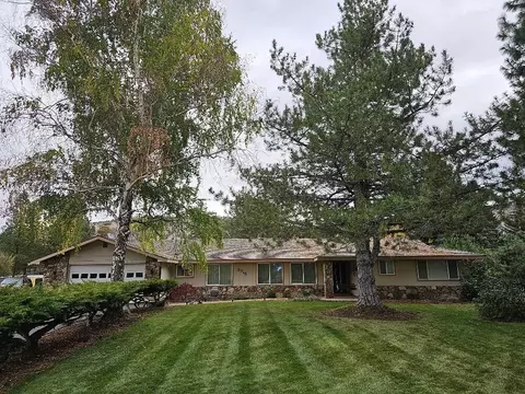 3715 Schooler Ct, Klamath Falls, OR 97603