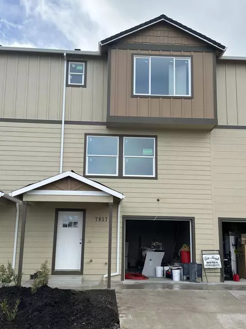 7857 28th St, White City, OR 97503