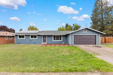 2539 Delta Waters Rd, Medford, OR 97504