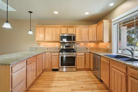63405 Ledgestone Ct, Bend, OR 97701 photo 17